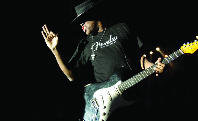 O guitarrista Carvin Jones confirmado em Portugal