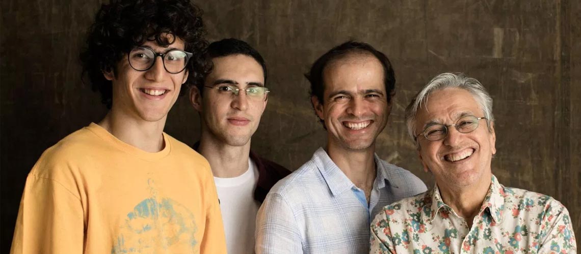Caetano Veloso e os 3 filhos anunciam data extra do espectáculo “Ofertório”