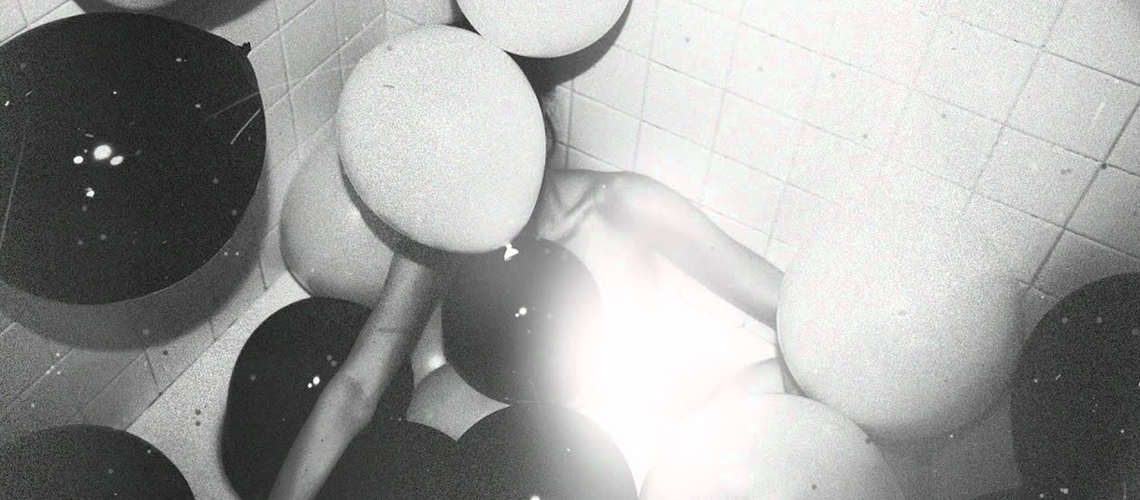 “House of Balloons”: The Weeknd Reedita Mixtape De Estreia
