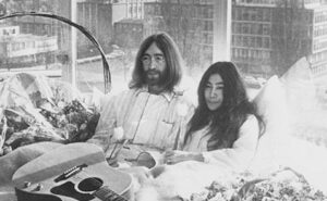 Lennon Yoko ono Give Peace a Chance