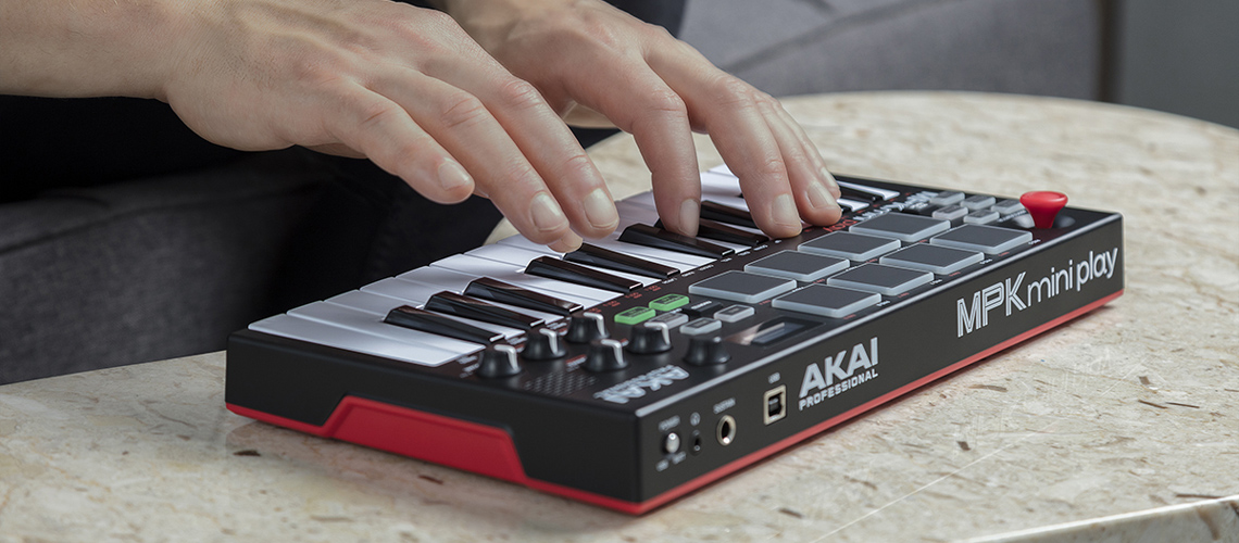 O Novo Standard dos Teclados MIDI, o Akai MPK Mini Play Mk3