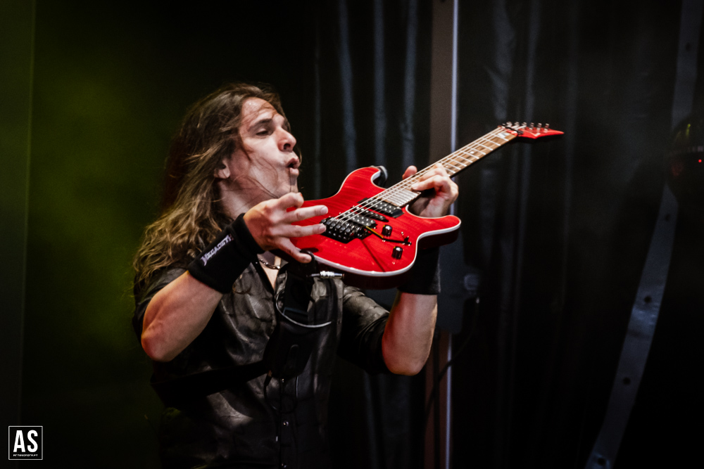 Kiko Loureiro confirma saída definitiva dos Megadeth