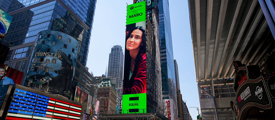 EQUAL Spotify: MARO Em Destaque na Times Square Para Promover as Mulheres na Indústria da Música