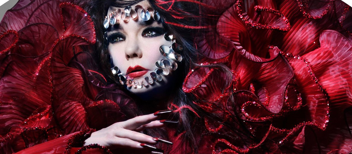 Björk marca concerto em Portugal em 2023