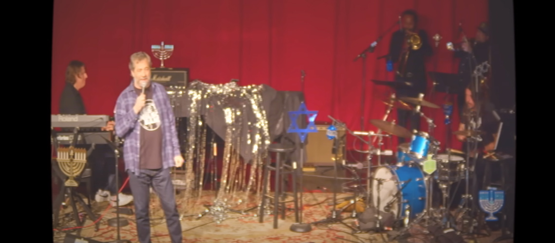 Hanukkah Sessions: Dave Grohl, Greg Kurstin e Judd Apatow Interpretam “Spinning Wheel”