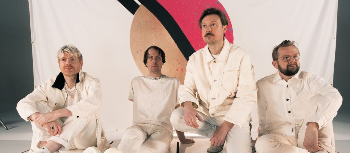 Django Django partilham a segunda parte do álbum “Off Planet” [STREAMING]