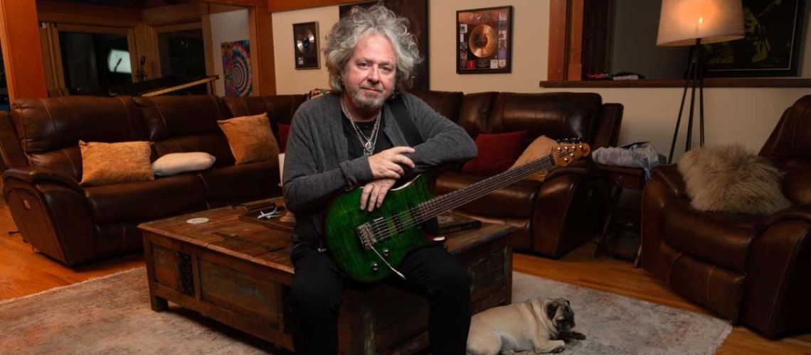 Steve Lukather, dos Toto, anuncia novo álbum a solo intitulado “Bridges”