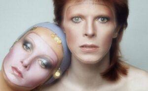 david bowie pin up (2)