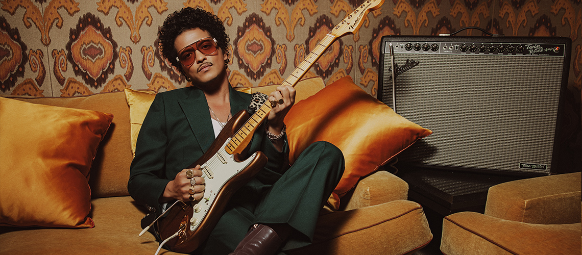 Fender junta-se a Bruno Mars para desenhar uma Stratocaster de assinatura