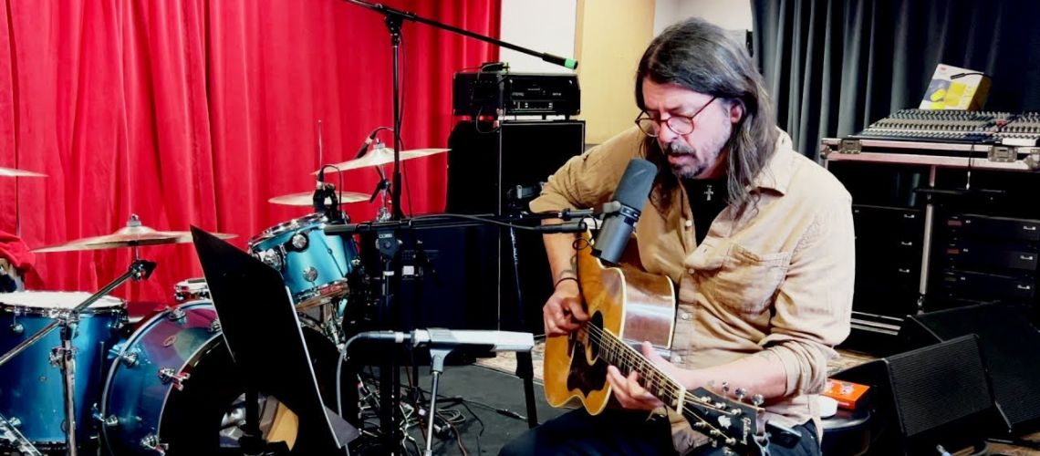 Norah Jones convida Dave Grohl para o seu podcast e fazem dueto de “Razor” dos Foo Fighters