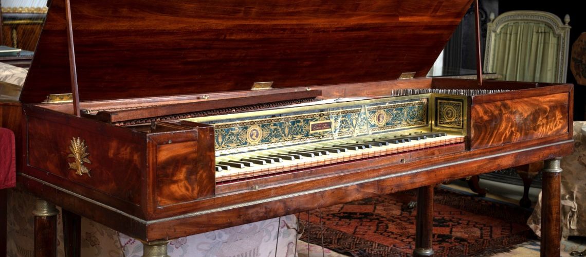 Piano que pertenceu a Napoleão Bonaparte foi utilizado nas gravações da banda sonora do filme “Napoleão”