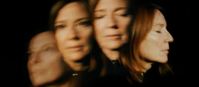 Beth Gibbons, a voz de Portishead, vem a Portugal apresentar “Lives Outgrown”