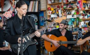 carminho tiny desk