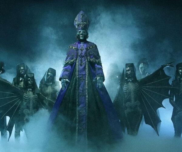 Ghost: “Skeletá” marca o início de uma nova era. Bem vindo, Papa V Perpetua!